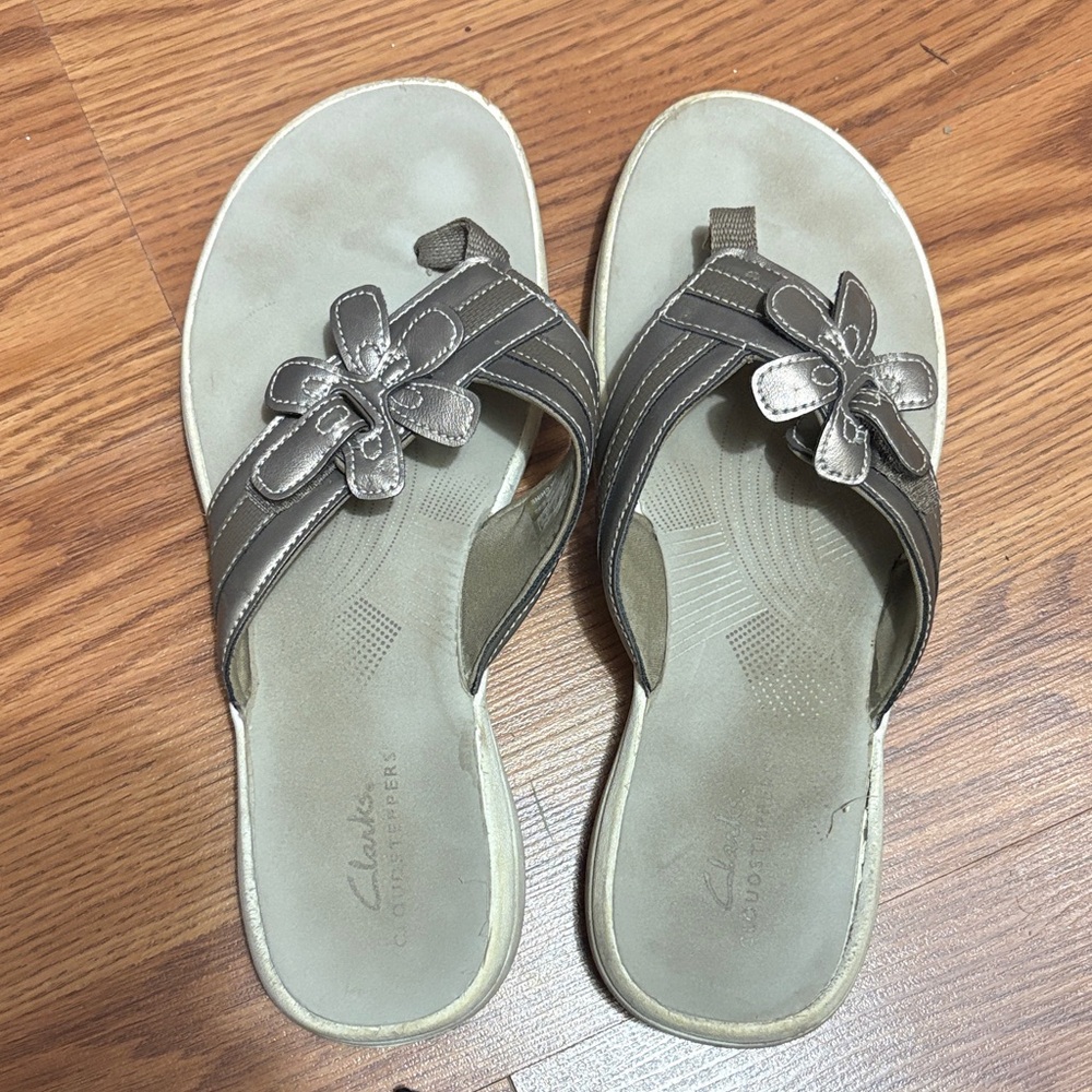 Clarks Women's Tan Floral Sandals